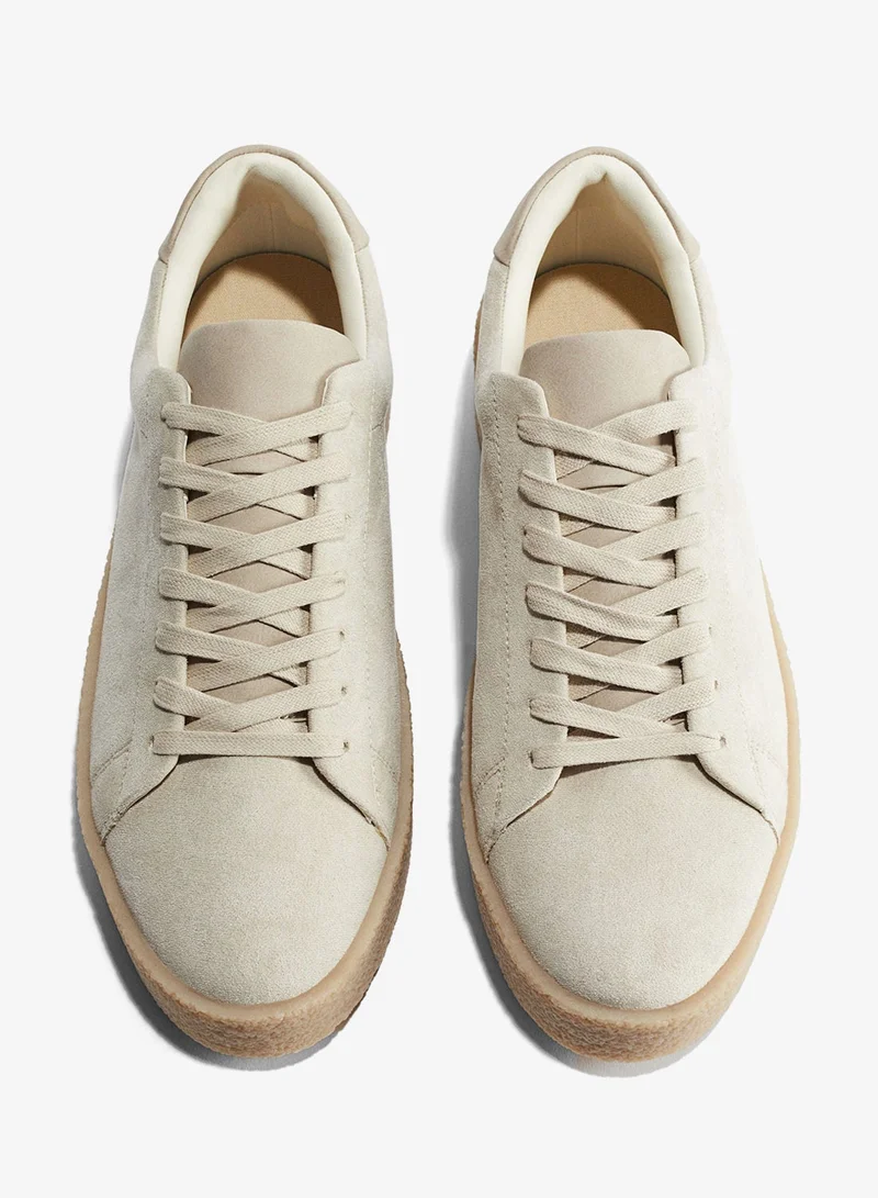 اتش اند ام حذاء رياضي